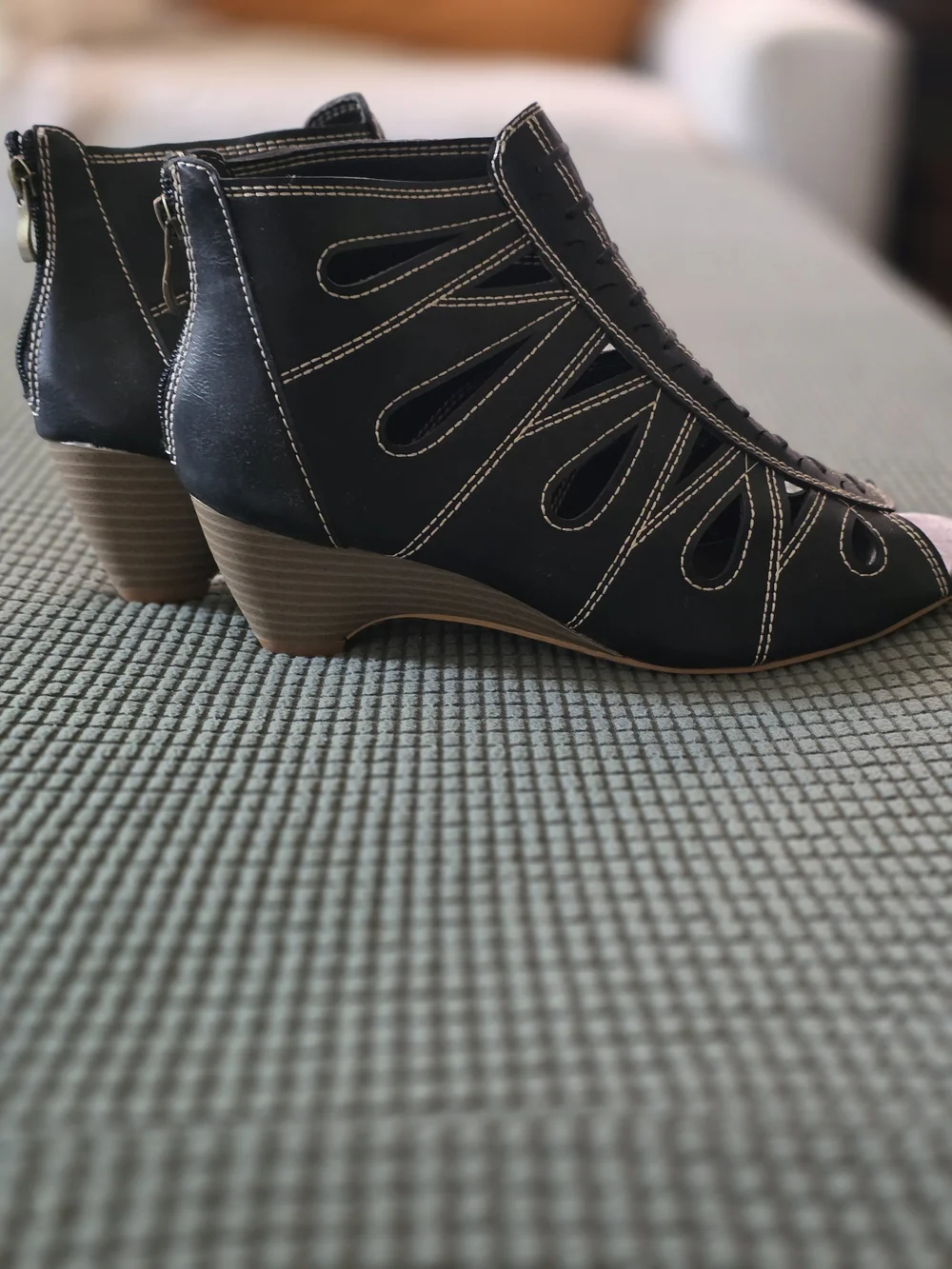 Charming Lady Black Cutout Wedge Heel Sandals Women's Size 11 Open Toe Ankle Zip
